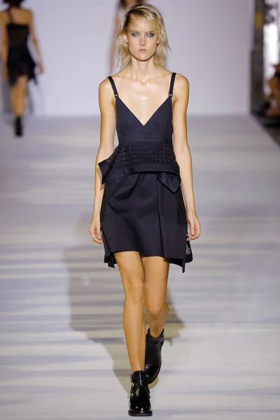 Look 18